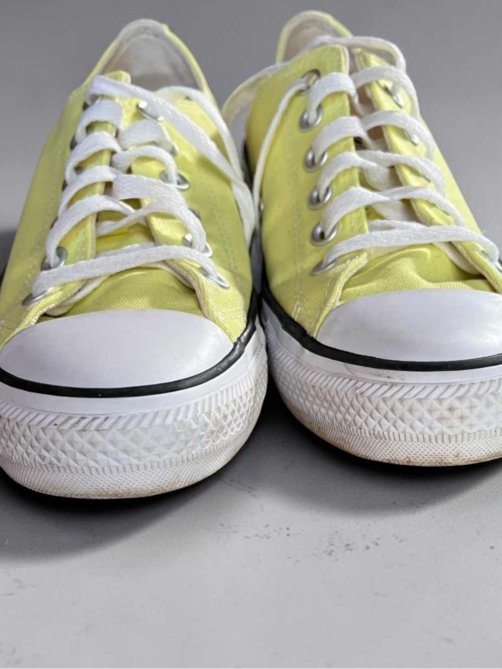 ON HOLD - Converse Chuck Taylor All Star Low Light Yellow Women’s 8 Men’s 6 - Picture 5 of 12